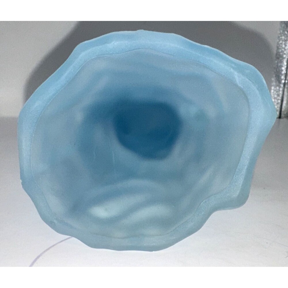 Vintage L E Smith Satin Frosted Blue Glass Dove Flying Bird Figurine 8.5” - Picture 8 of 8
